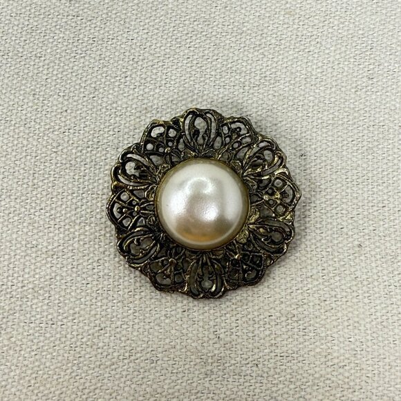 Vintage Filigree Brooch Round Imitation Pearl Gold-Tone Classic Old Money - Picture 1 of 7